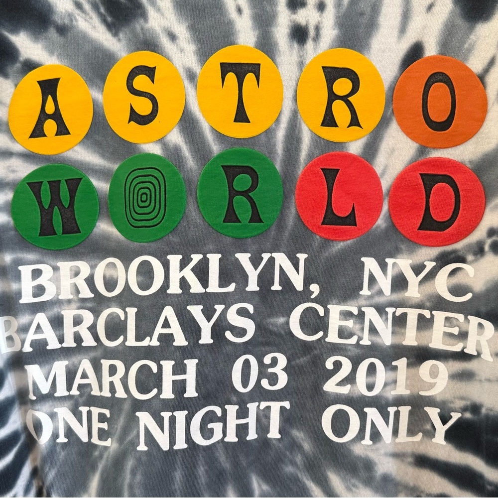 TRAVIS SCOTT ASTRO WORLD TOUR BROOKLYN SIZE MEDIUM. 2019.